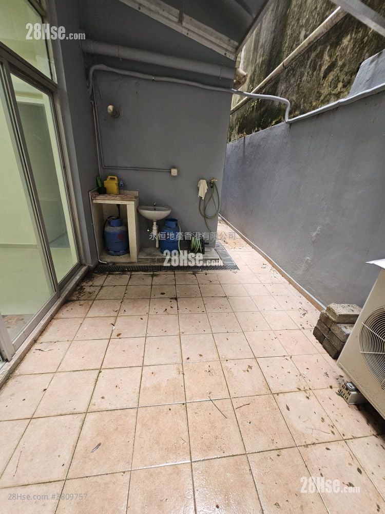 单幢楼房 租盘 3 房 , 1 浴室 674 平方尺