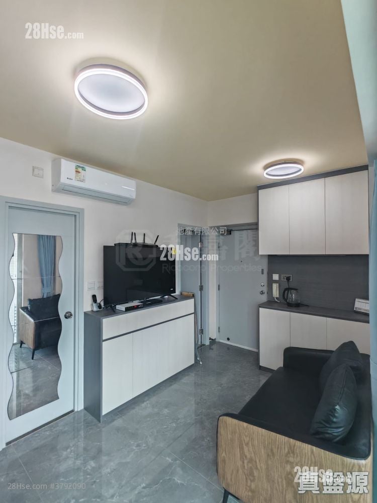 Metro Harbour View Rental 2 Bedrooms 371 ft²