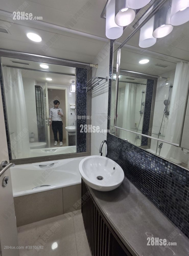 The Capitol Sell 2 Bedrooms , 1 Bathroom 519 ft²