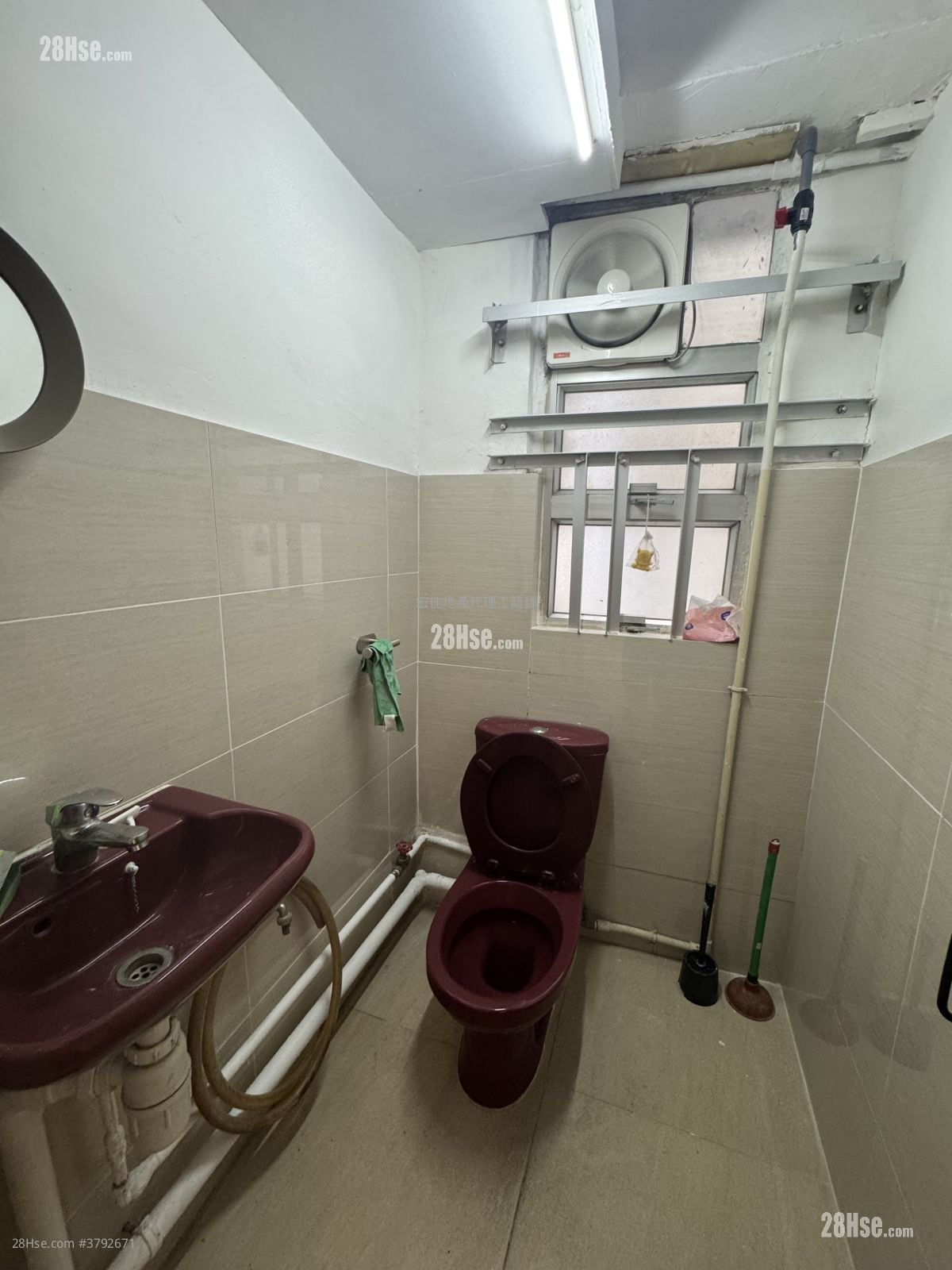 Shing Yip Industrial Building Rental 639 ft²