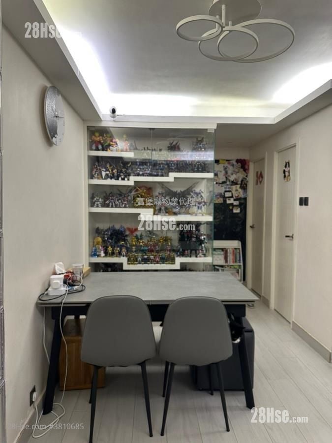 Hong Lam Court Sell 3 Bedrooms , 1 Bathroom 554 ft²