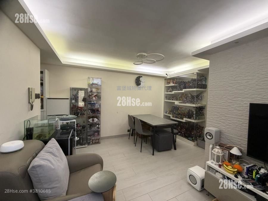 Hong Lam Court Sell 3 Bedrooms , 1 Bathroom 554 ft²