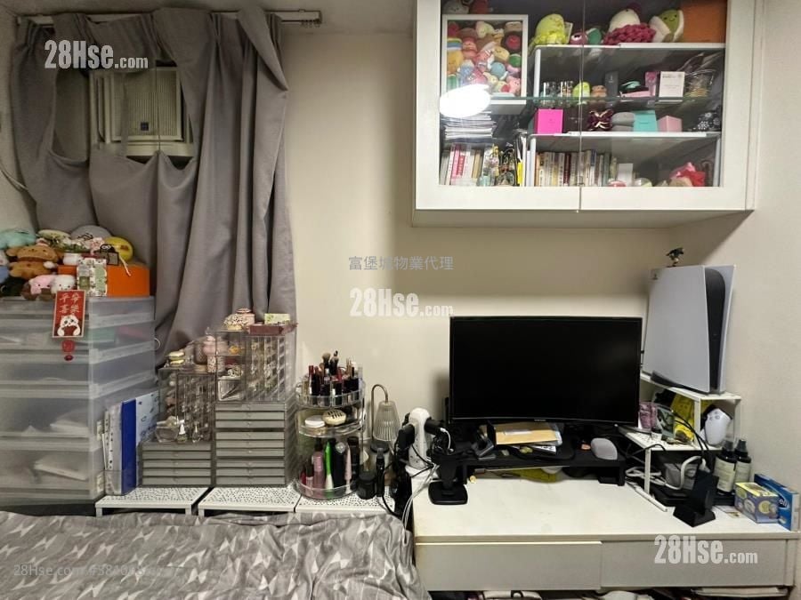 Hong Lam Court Sell 3 Bedrooms , 1 Bathroom 554 ft²