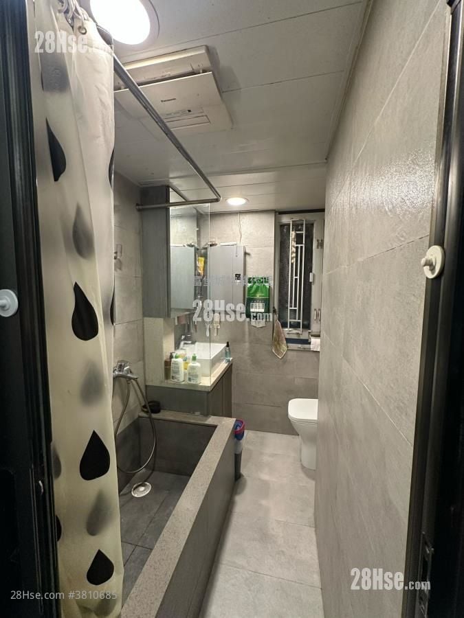 Hong Lam Court Sell 3 Bedrooms , 1 Bathroom 554 ft²