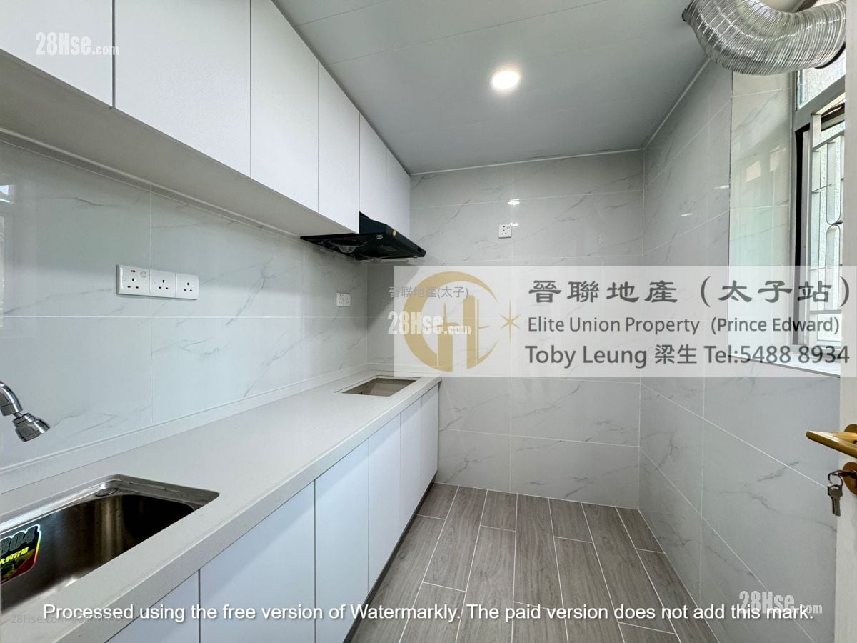 Cheung Shing Building Sell 2 Bedrooms , 1 Bathroom 498 ft²