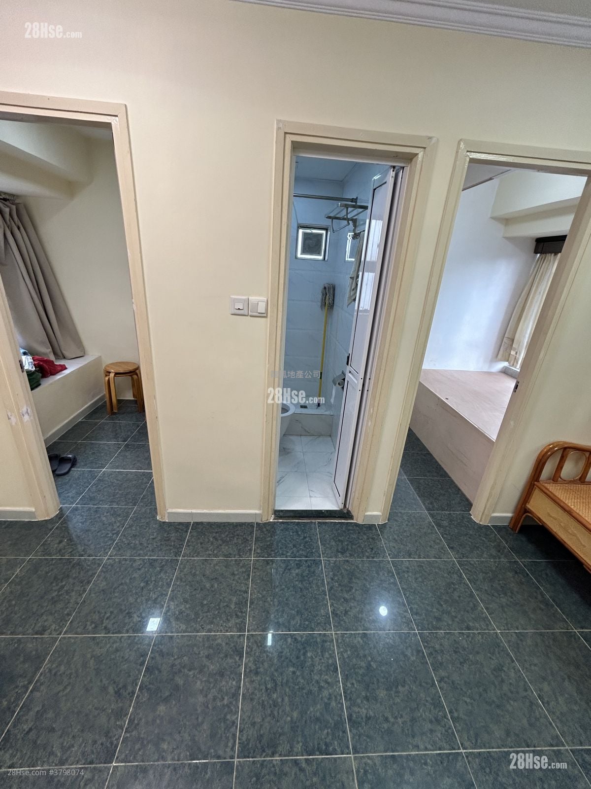 On Ying Mansion Rental 2 Bedrooms , 1 Bathroom 230 ft²