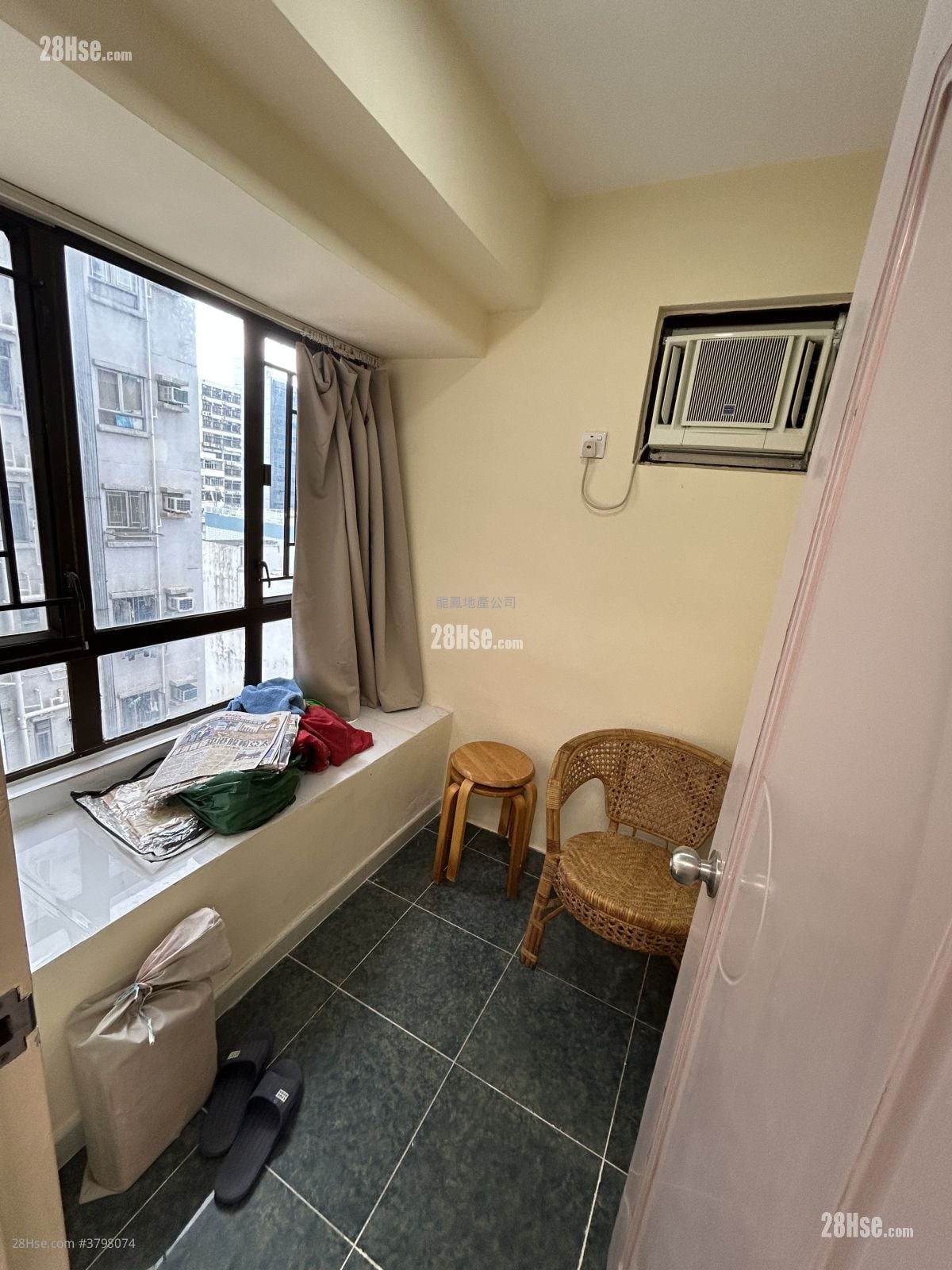 On Ying Mansion Rental 2 Bedrooms , 1 Bathroom 230 ft²