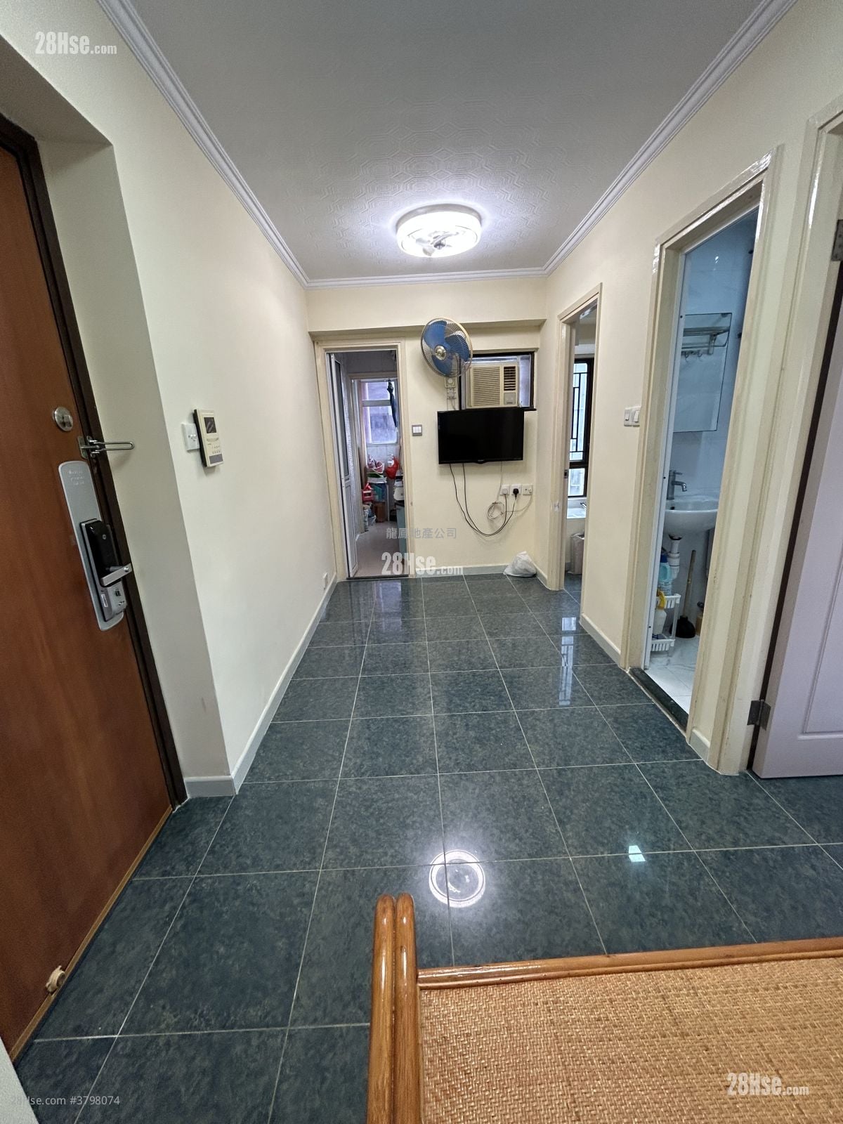 On Ying Mansion Rental 2 Bedrooms , 1 Bathroom 230 ft²