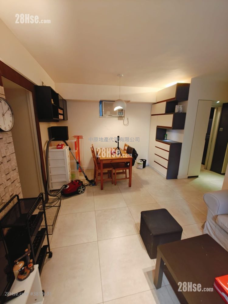 Riviera Gardens Sell 3 Bedrooms , 2 Bathrooms 700 ft²