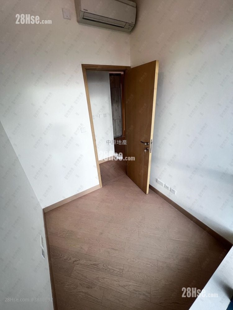 Grand Victoria Sell 2 Bedrooms 448 ft²