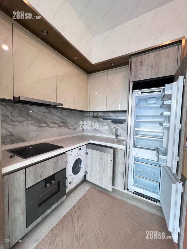 Grand Victoria Sell 2 Bedrooms 448 ft²