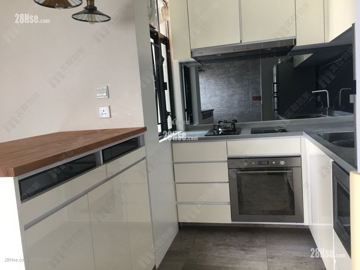 康怡花园 售盘 3 房 , 1 浴室 596 平方尺