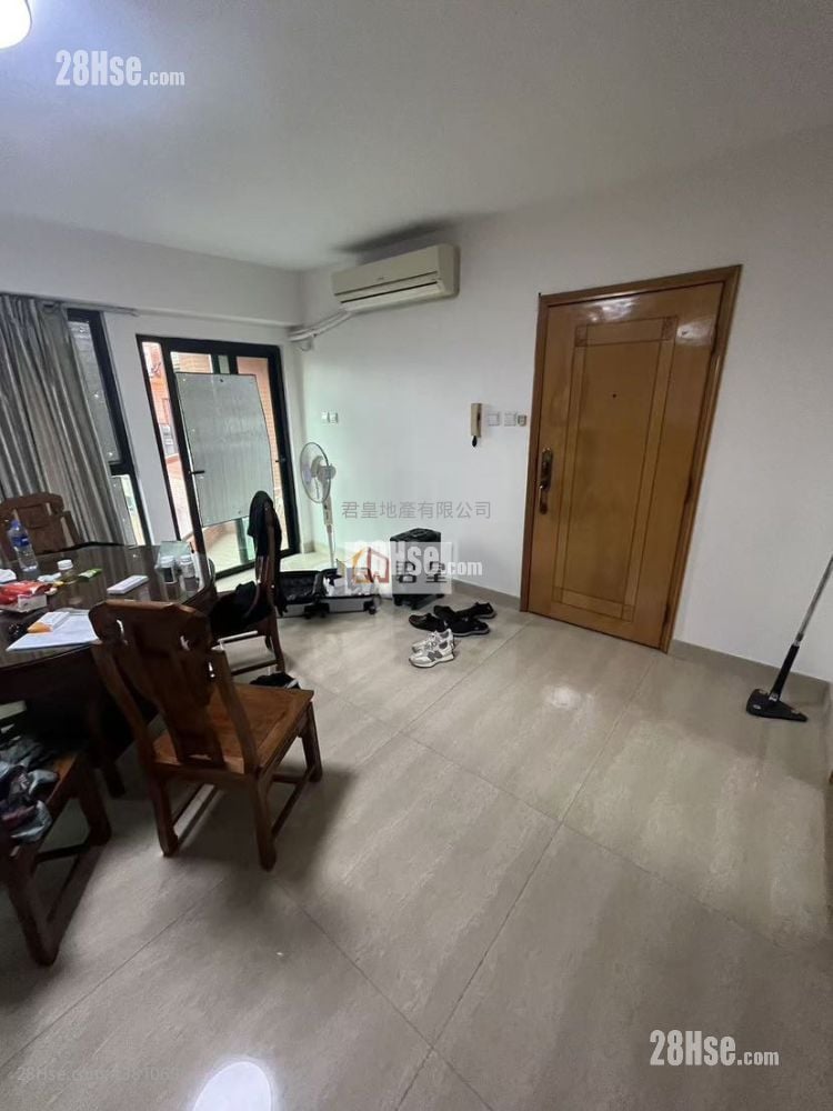 Regal Court Sell 3 Bedrooms , 3 Bathrooms 1,654 ft²