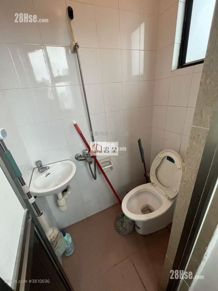 Regal Court Sell 3 Bedrooms , 3 Bathrooms 1,654 ft²