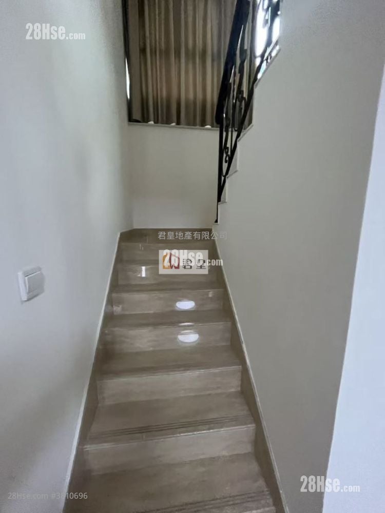 Regal Court Sell 3 Bedrooms , 3 Bathrooms 1,654 ft²