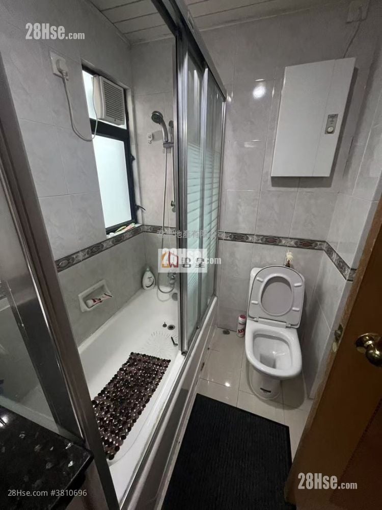 Regal Court Sell 3 Bedrooms , 3 Bathrooms 1,654 ft²