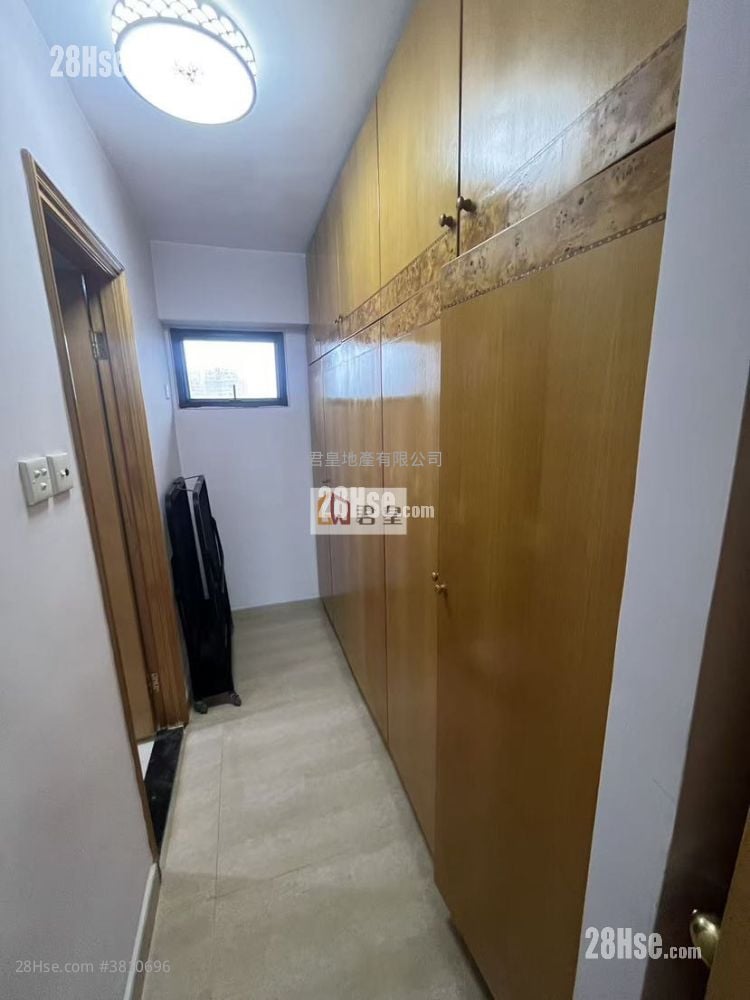 Regal Court Sell 3 Bedrooms , 3 Bathrooms 1,654 ft²