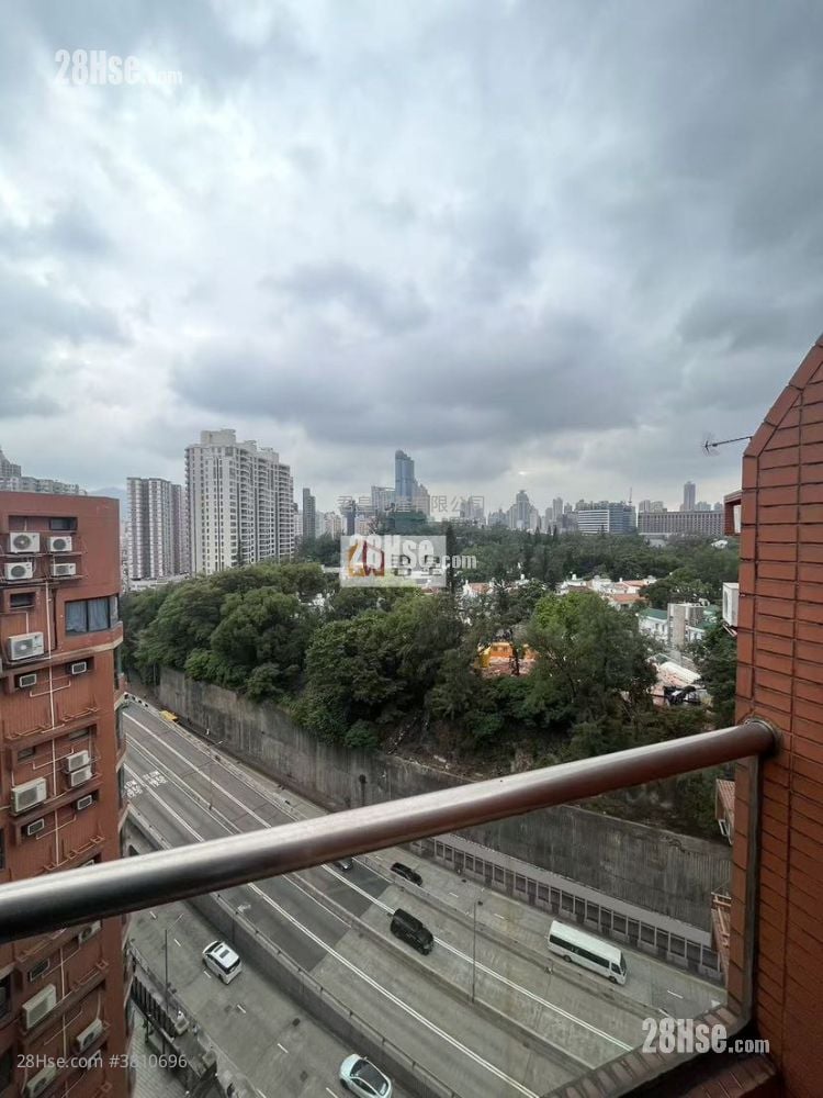 Regal Court Sell 3 Bedrooms , 3 Bathrooms 1,654 ft²