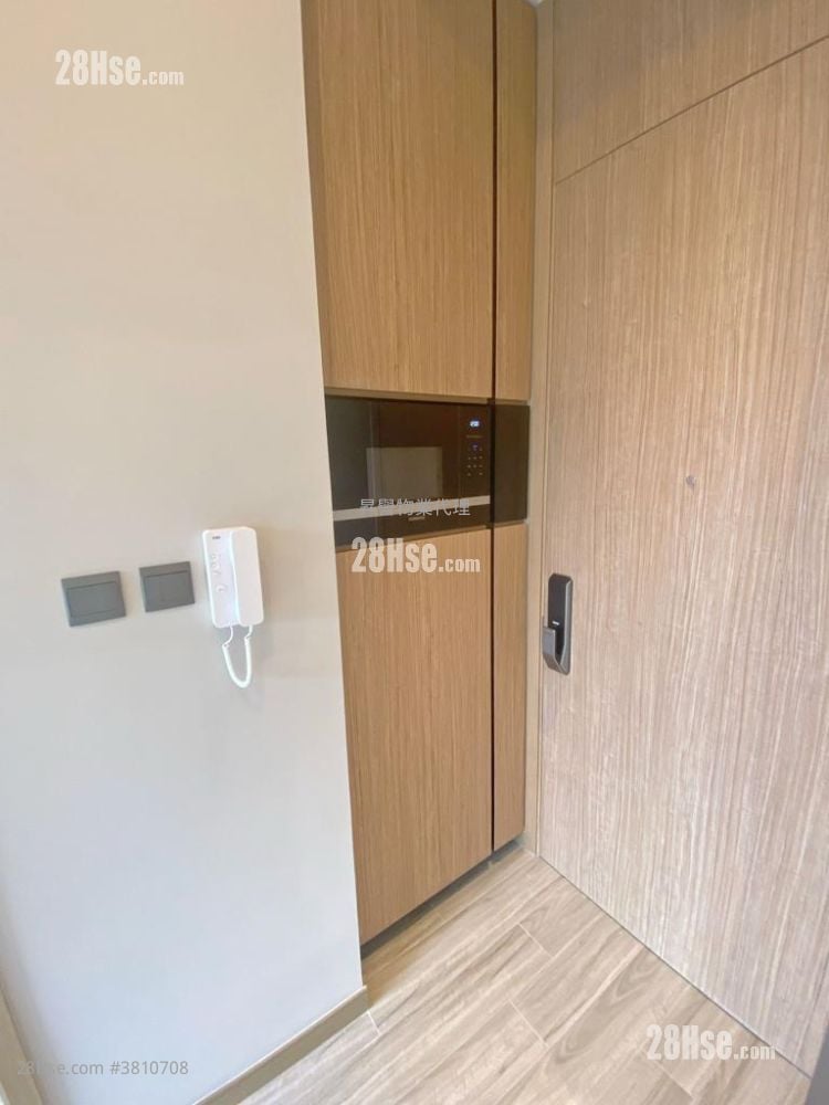 The Vantage Sell 1 Bedroom , 1 Bathroom 277 ft²