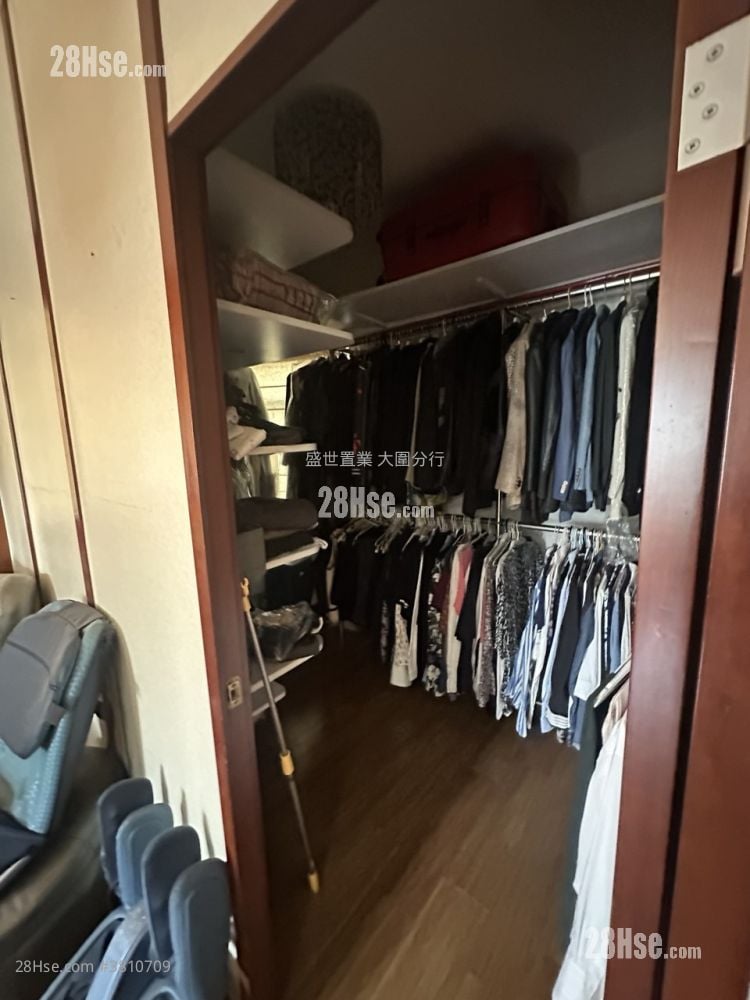 世界花园 售盘 3 房 , 3 浴室 1,255 平方尺