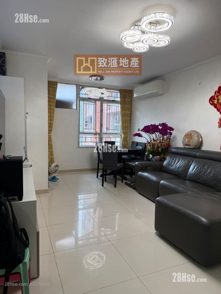 Lai Yan Court Sell 3 Bedrooms 645 ft²
