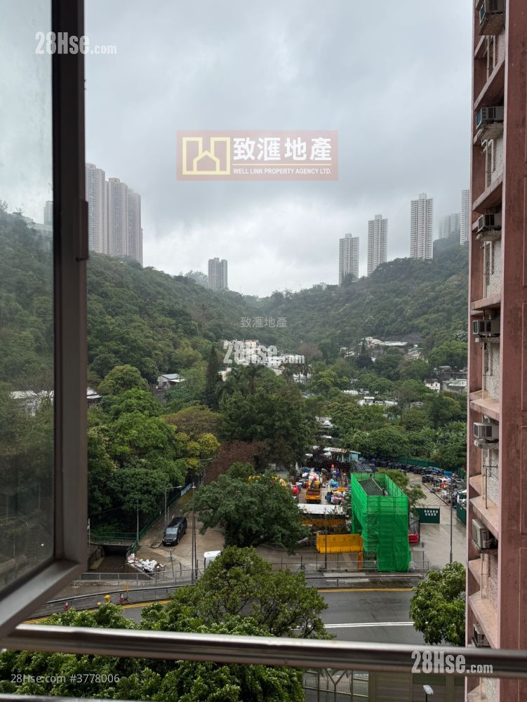 Lai Yan Court Sell 3 Bedrooms 645 ft²