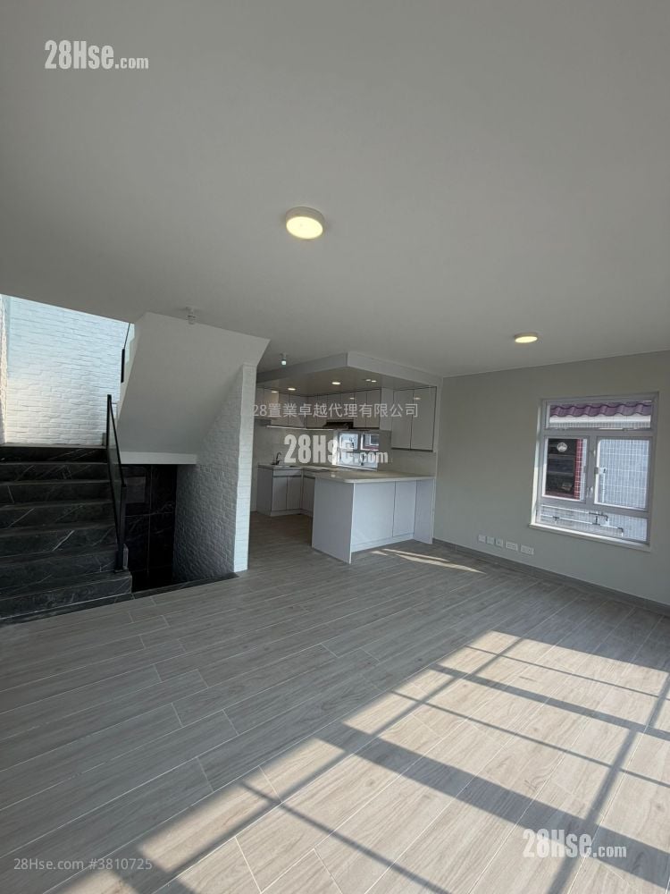 村屋 售盘 3 房 , 1 浴室 700 平方尺