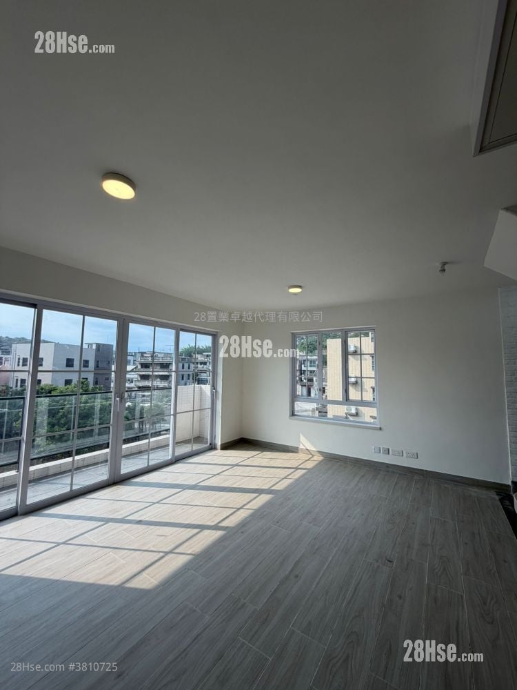 村屋 售盘 3 房 , 1 浴室 700 平方尺