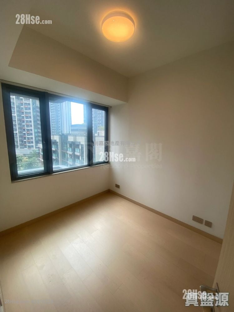 K. Summit Rental 333 ft²