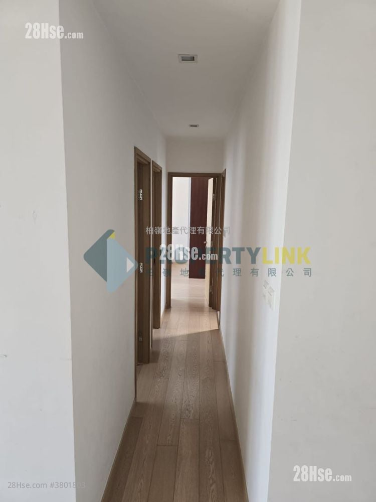 Soho 189 Rental 3 Bedrooms , 2 Bathrooms 853 ft²