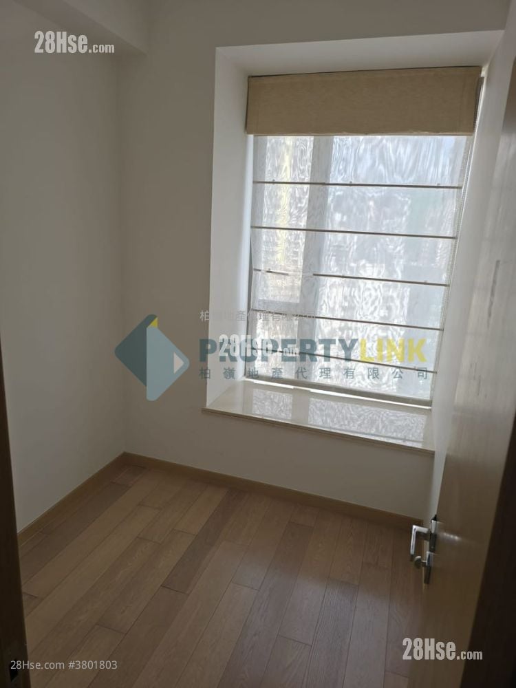 Soho 189 Rental 3 Bedrooms , 2 Bathrooms 853 ft²