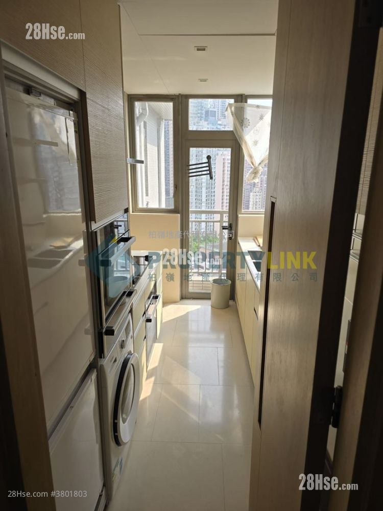 Soho 189 Rental 3 Bedrooms , 2 Bathrooms 853 ft²