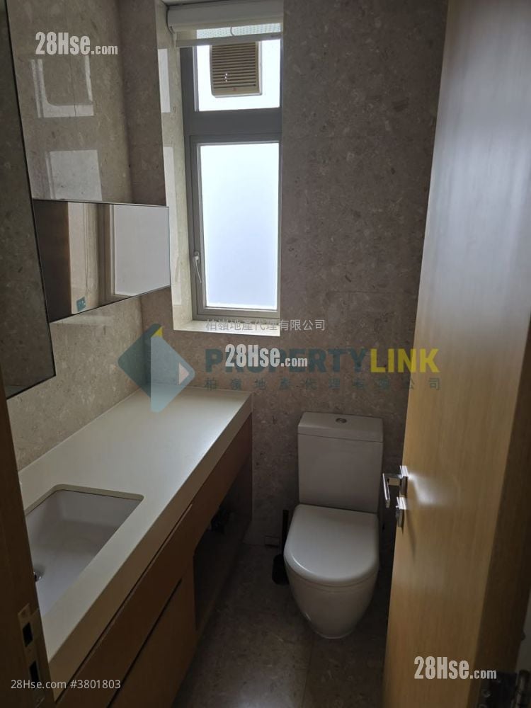 Soho 189 Rental 3 Bedrooms , 2 Bathrooms 853 ft²