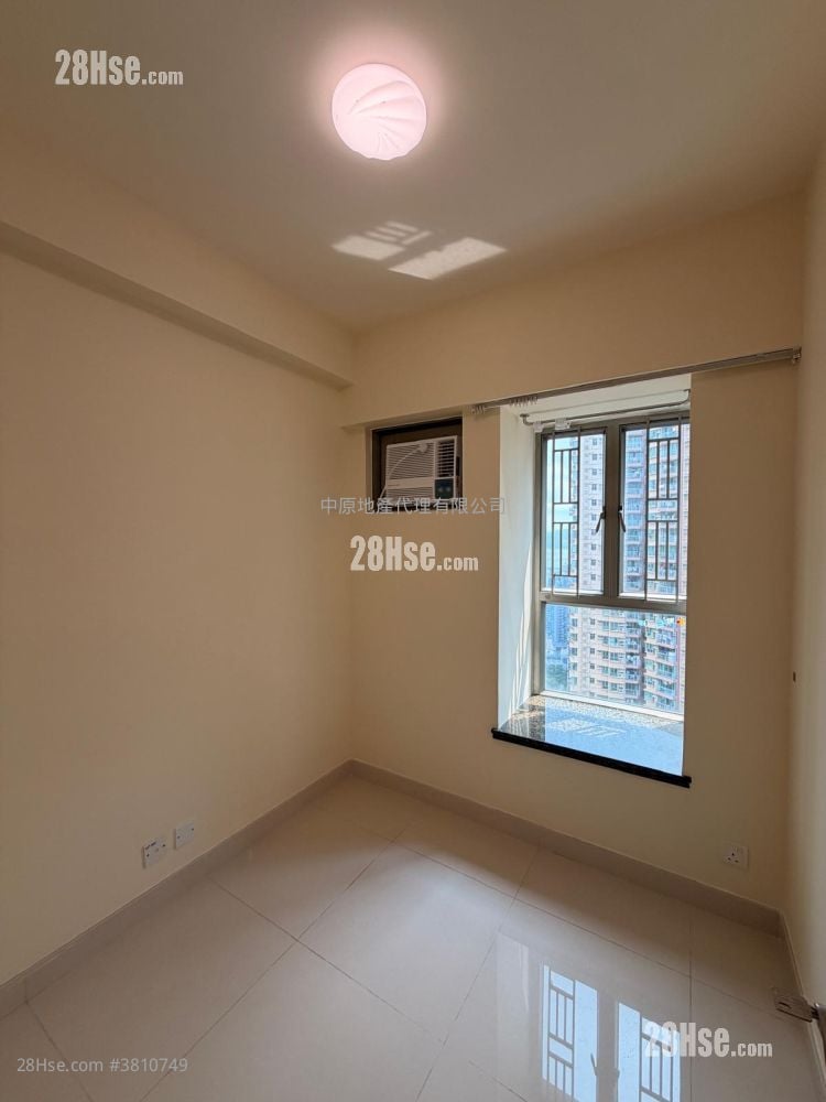 Tseung Kwan O Plaza Sell 3 Bedrooms , 1 Bathroom 517 ft²