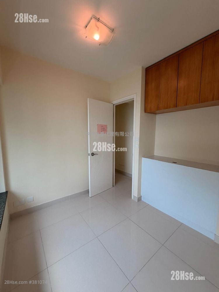 Tseung Kwan O Plaza Sell 3 Bedrooms , 1 Bathroom 517 ft²