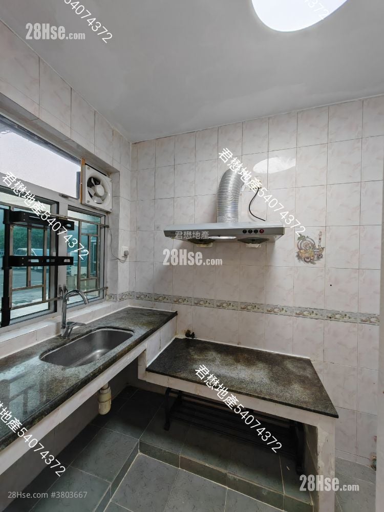 村屋 租盘 3 房 , 1 浴室 700 平方尺