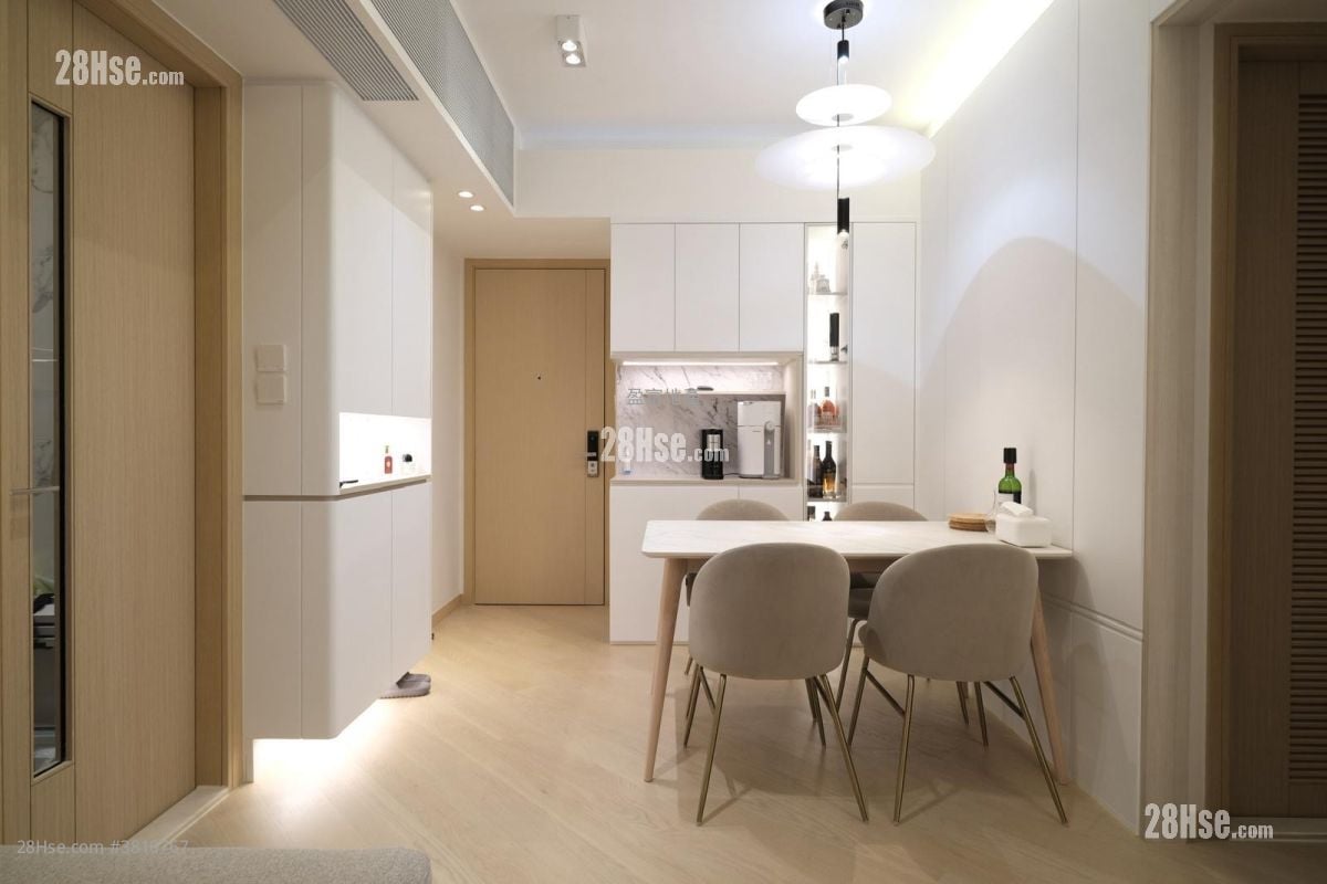 The Regent Rental 2 Bedrooms , 1 Bathroom 524 ft²