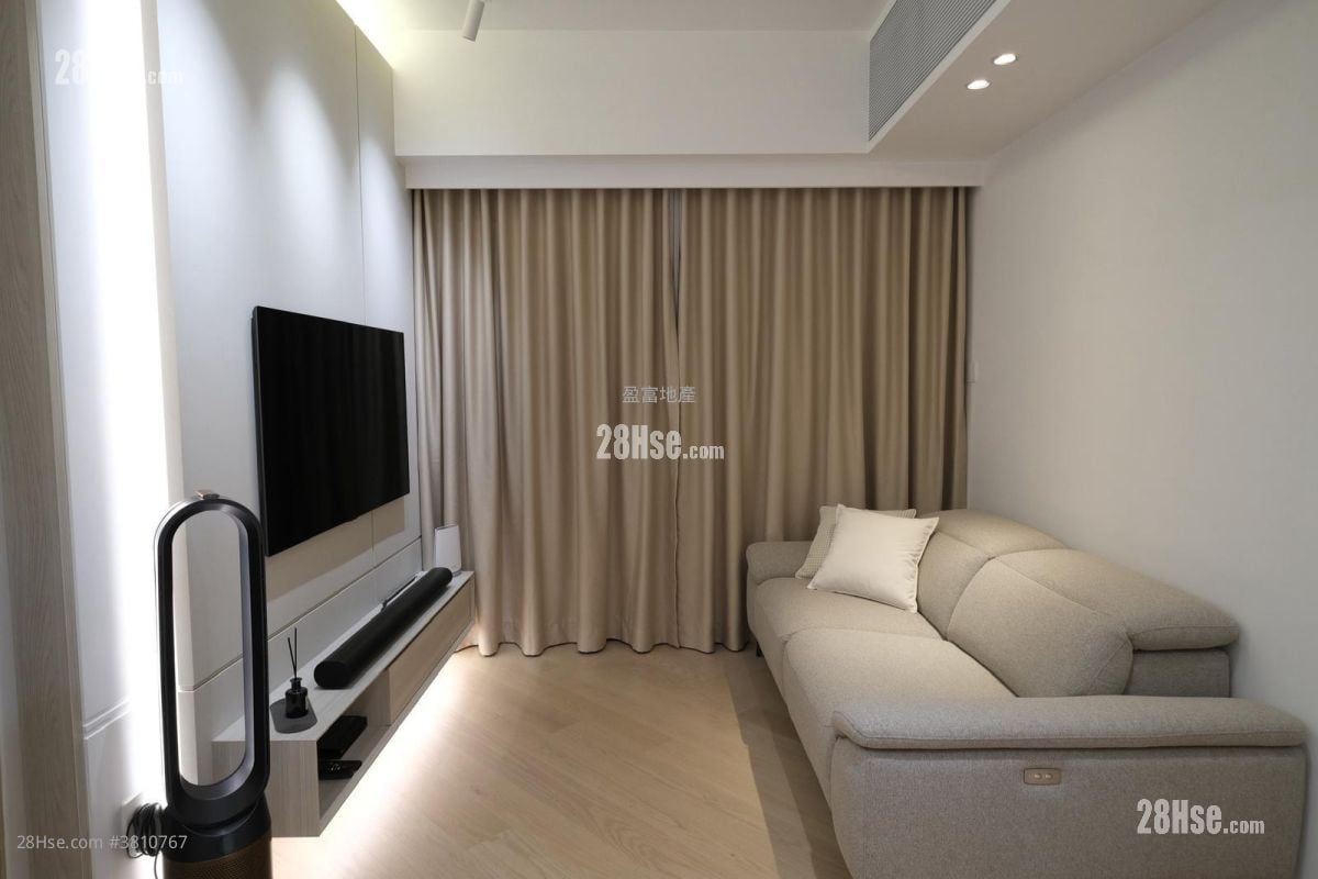 The Regent Rental 2 Bedrooms , 1 Bathroom 524 ft²