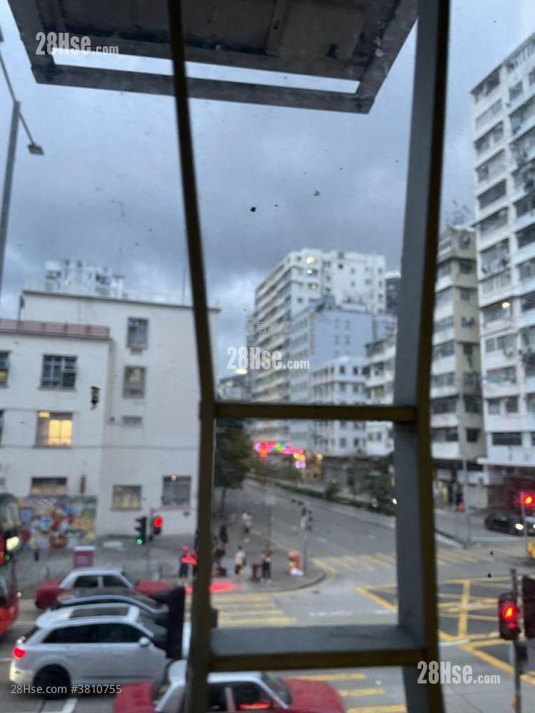 Tenement House Sell 628 ft²