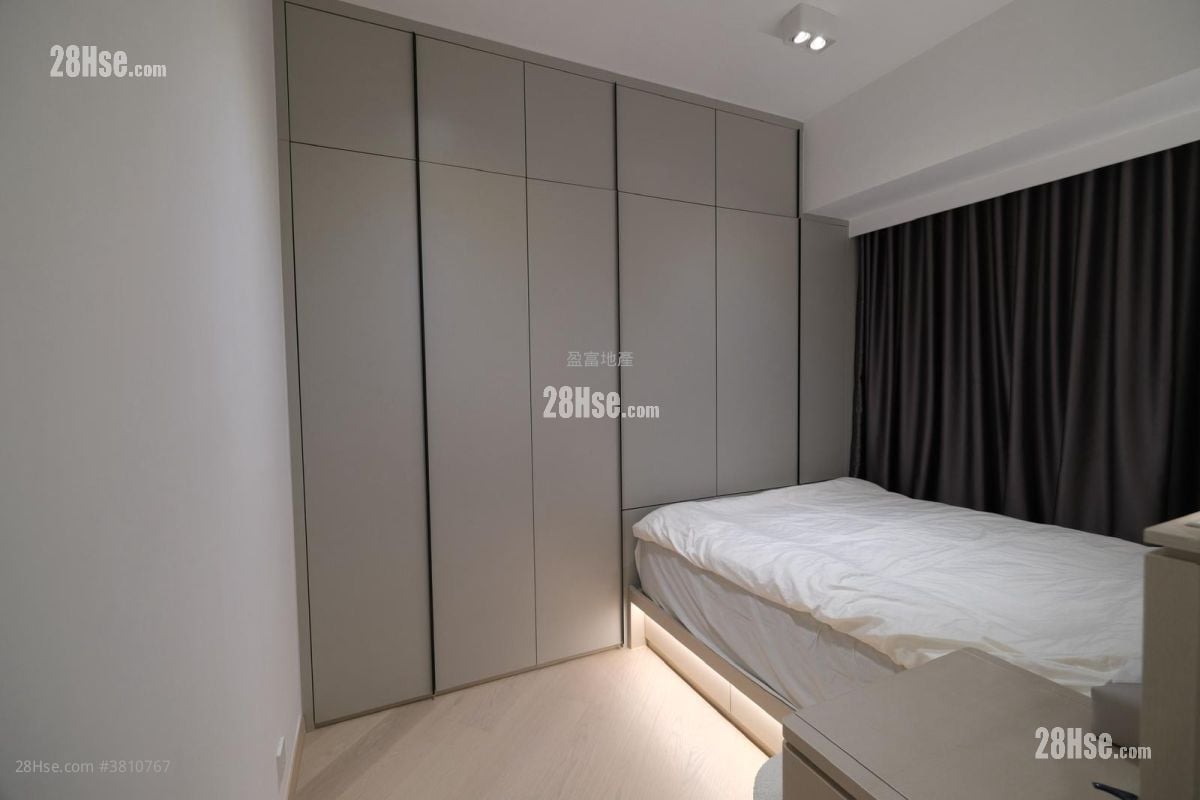 The Regent Rental 2 Bedrooms , 1 Bathroom 524 ft²