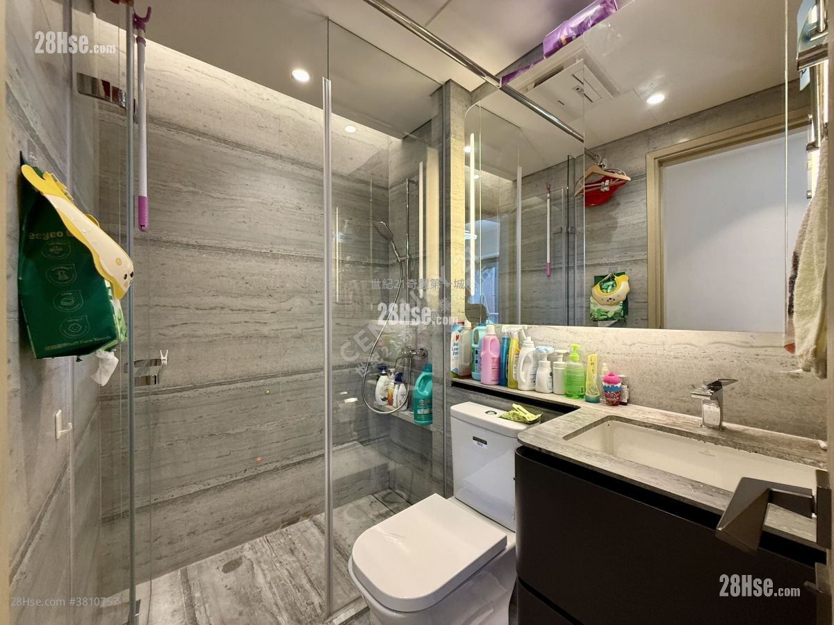 The Arles Rental 3 Bedrooms , 2 Bathrooms 945 ft²