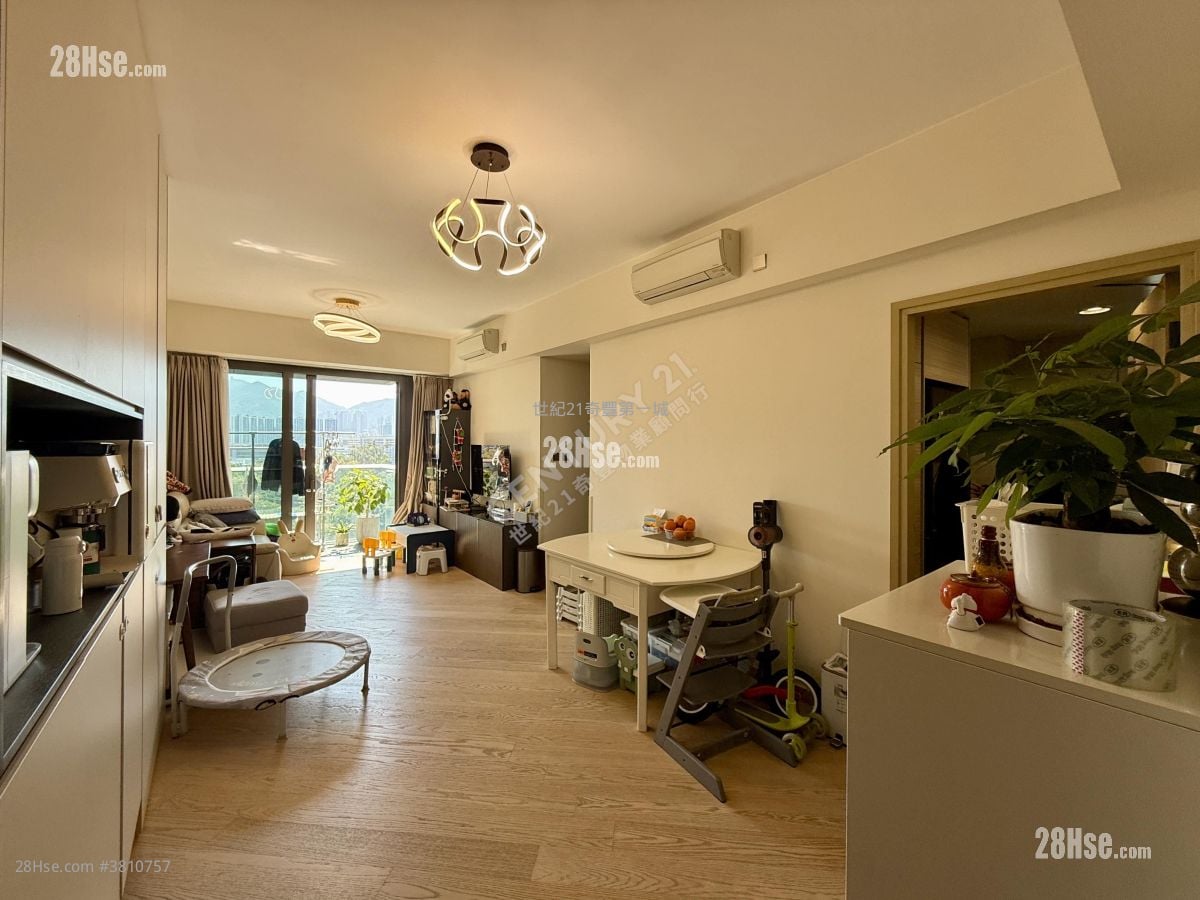 The Arles Rental 3 Bedrooms , 2 Bathrooms 945 ft²