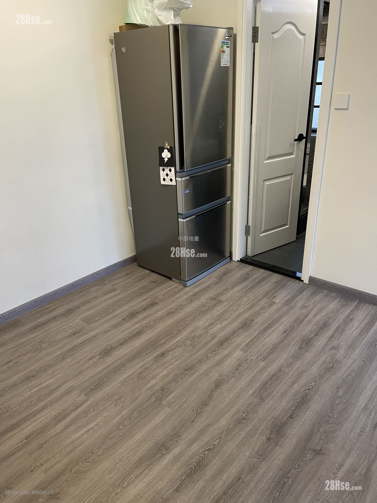 Waldorf Garden Sell 2 Bedrooms , 1 Bathroom 410 ft²