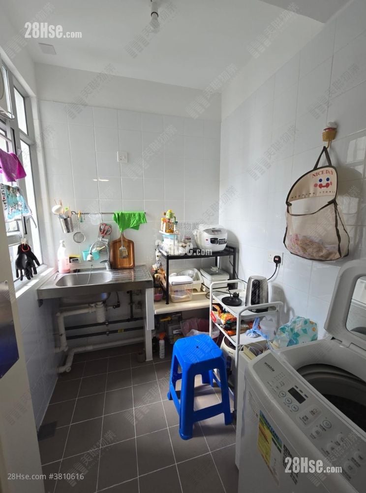 Shan Lai Court Sell 384 ft²