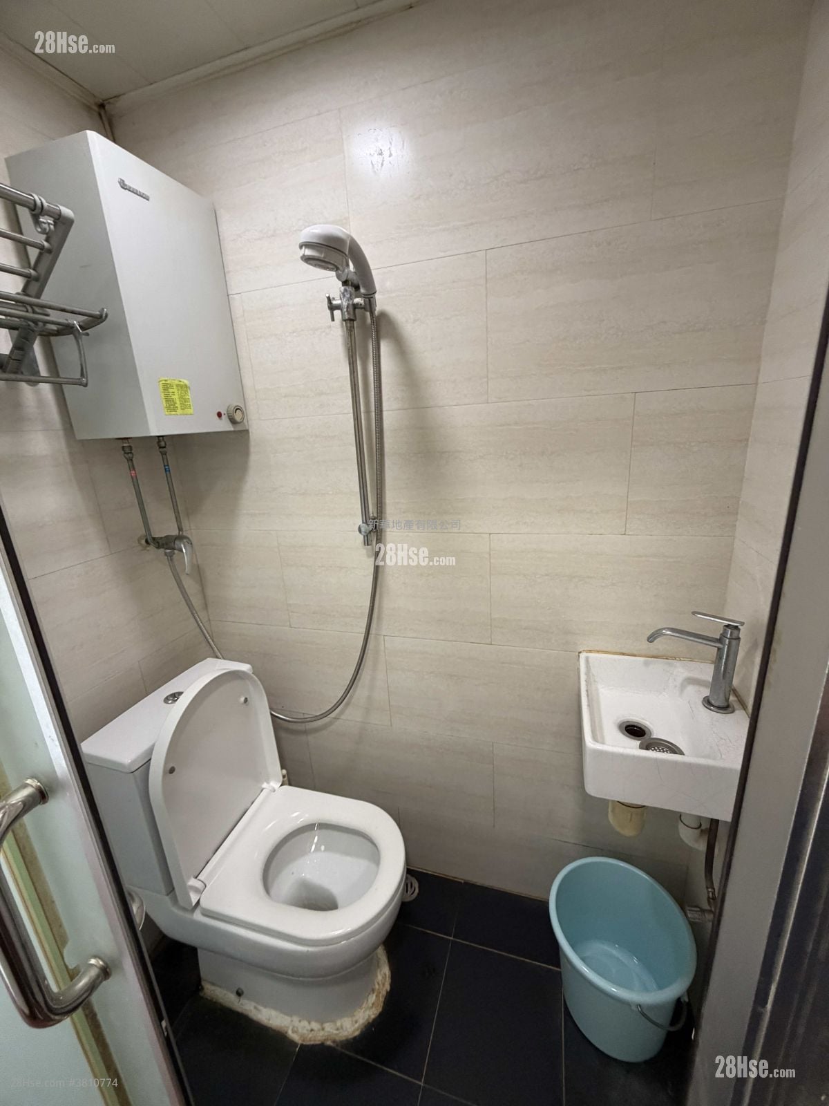 Wai Lee Building Rental Studio 80 ft²