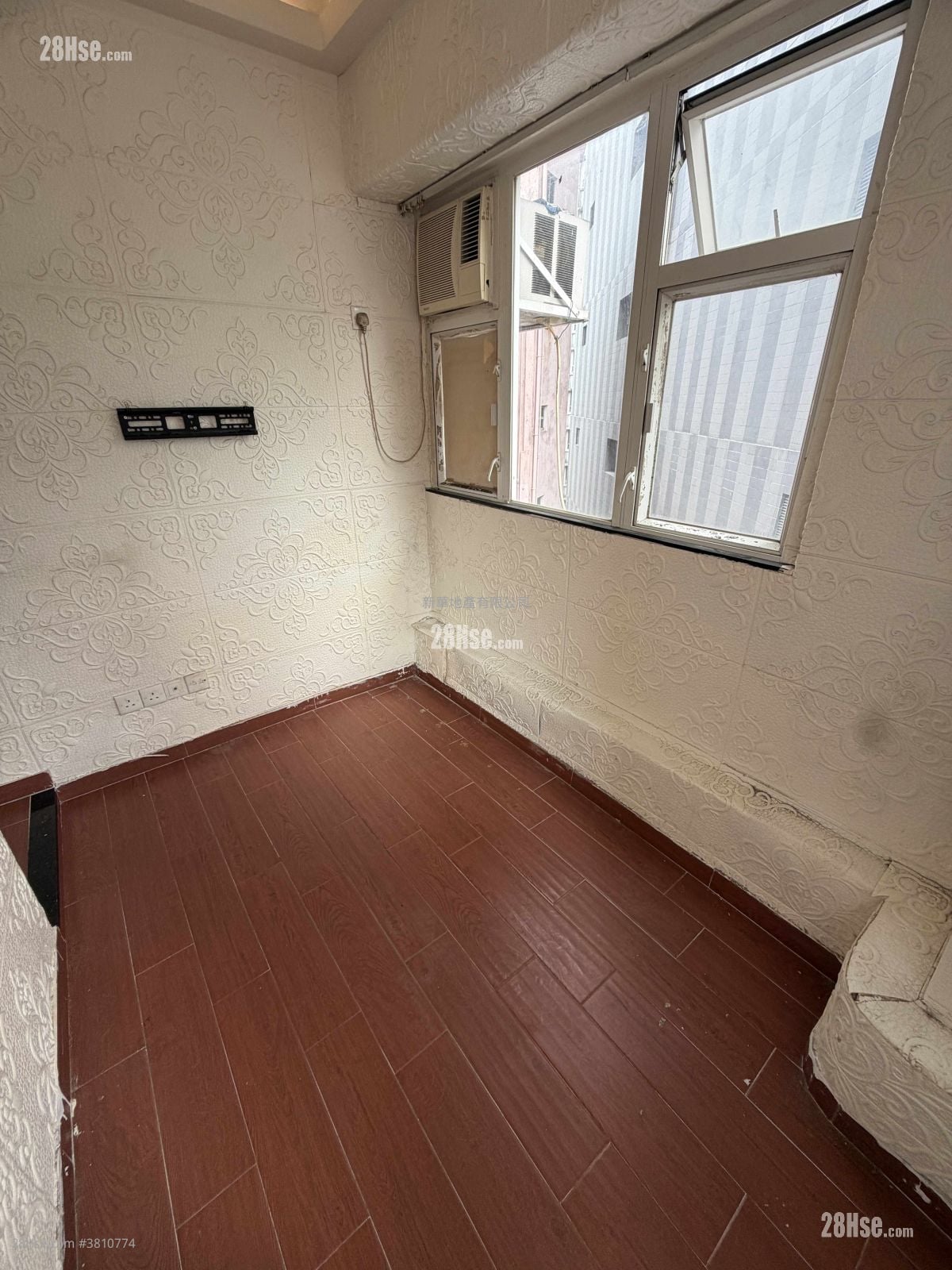 Wai Lee Building Rental Studio 80 ft²