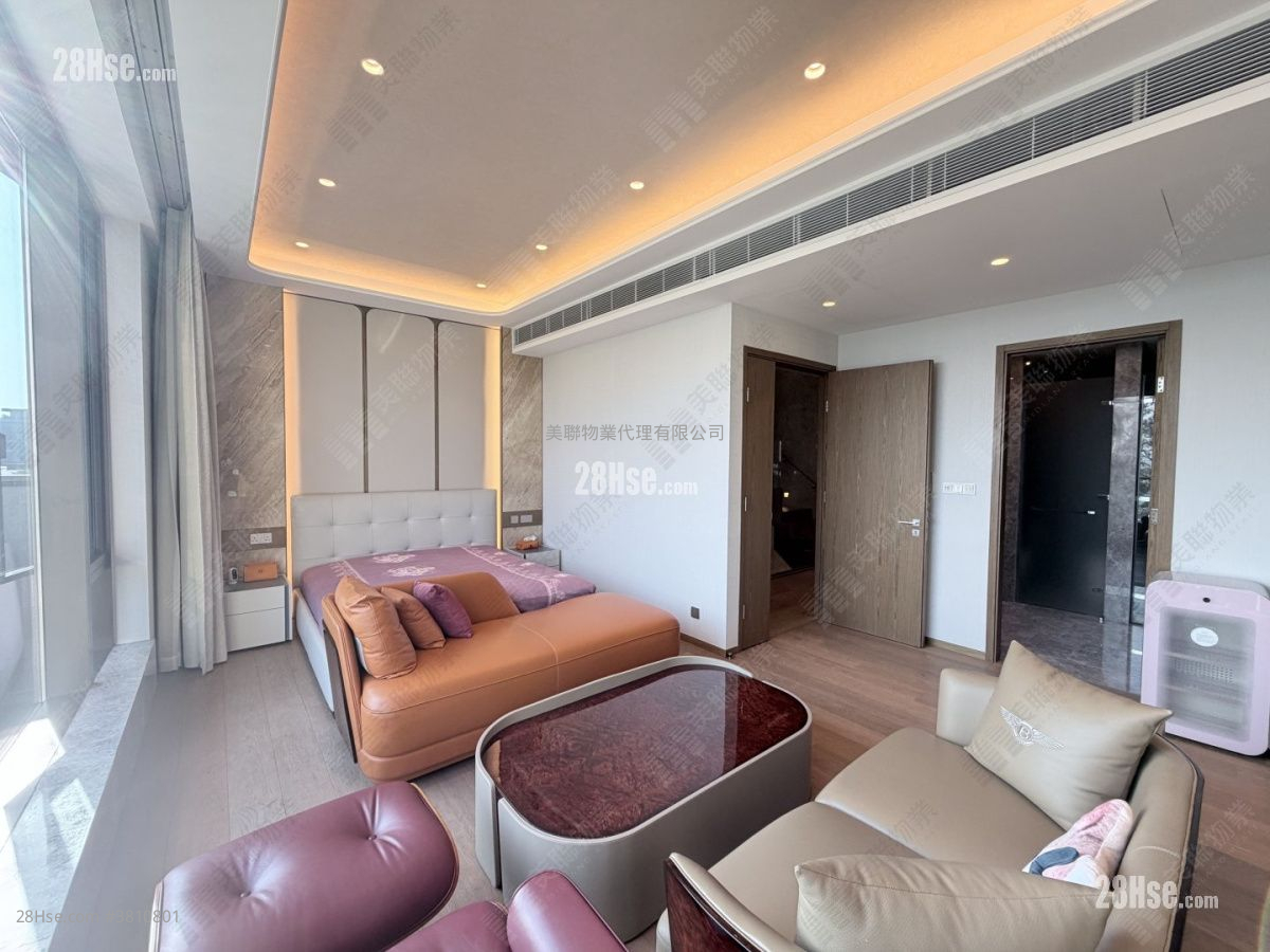 Mont Rouge Sell 4 Bedrooms 2,846 ft²