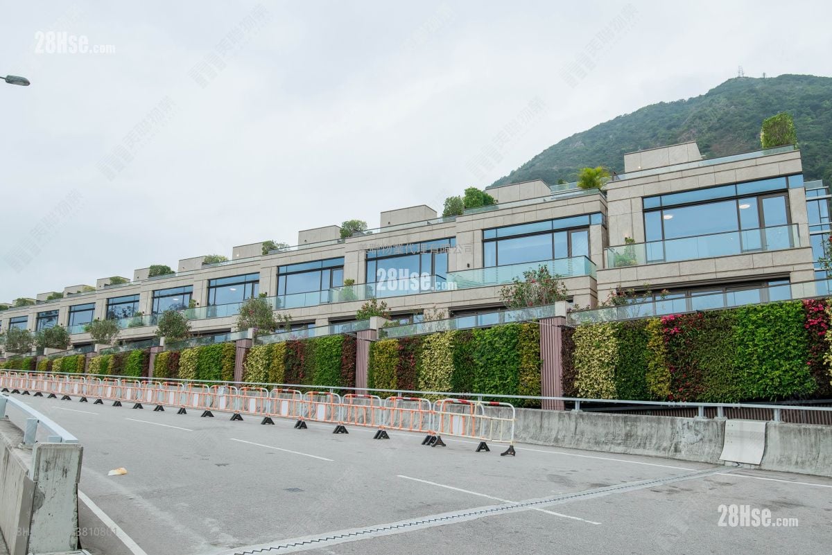 Mont Rouge Sell 4 Bedrooms 2,846 ft²