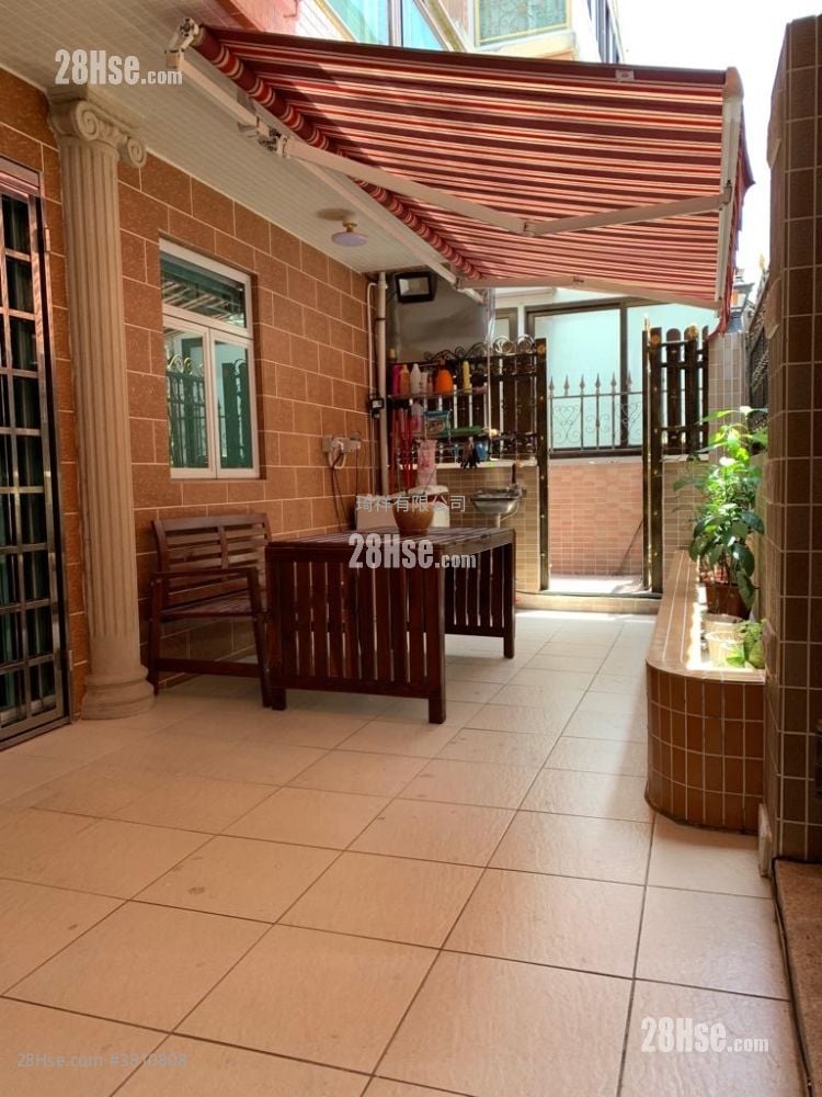 Village Sell 700 ft²