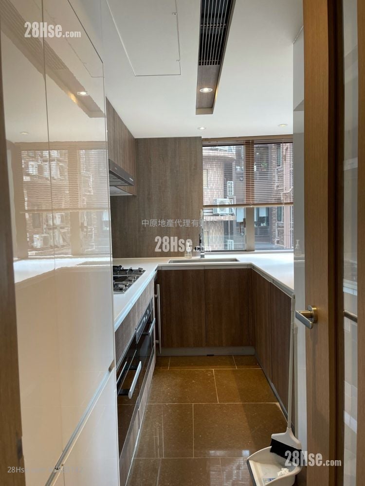 Island Garden Sell 1,175 ft²